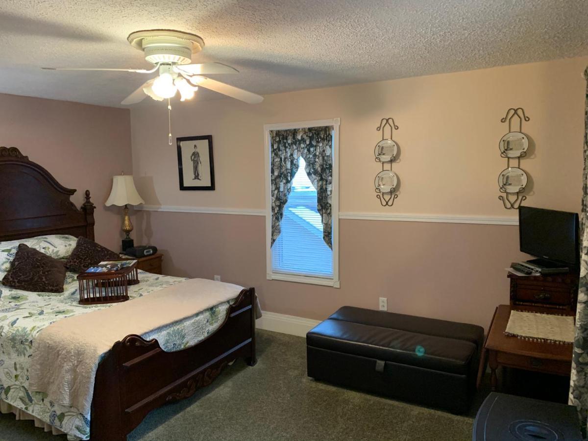Emerald Necklace Inn Bed And Breakfast Lakewood Exterior foto