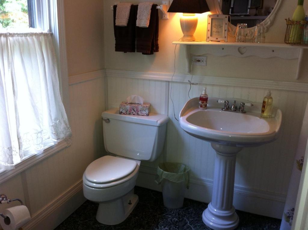 Emerald Necklace Inn Bed And Breakfast Lakewood Cameră foto